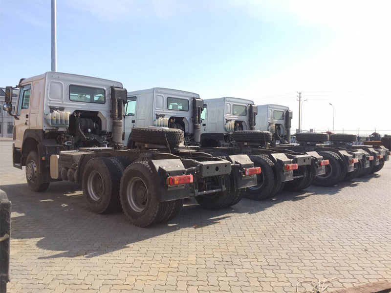 howo tractor truck  (5).jpg